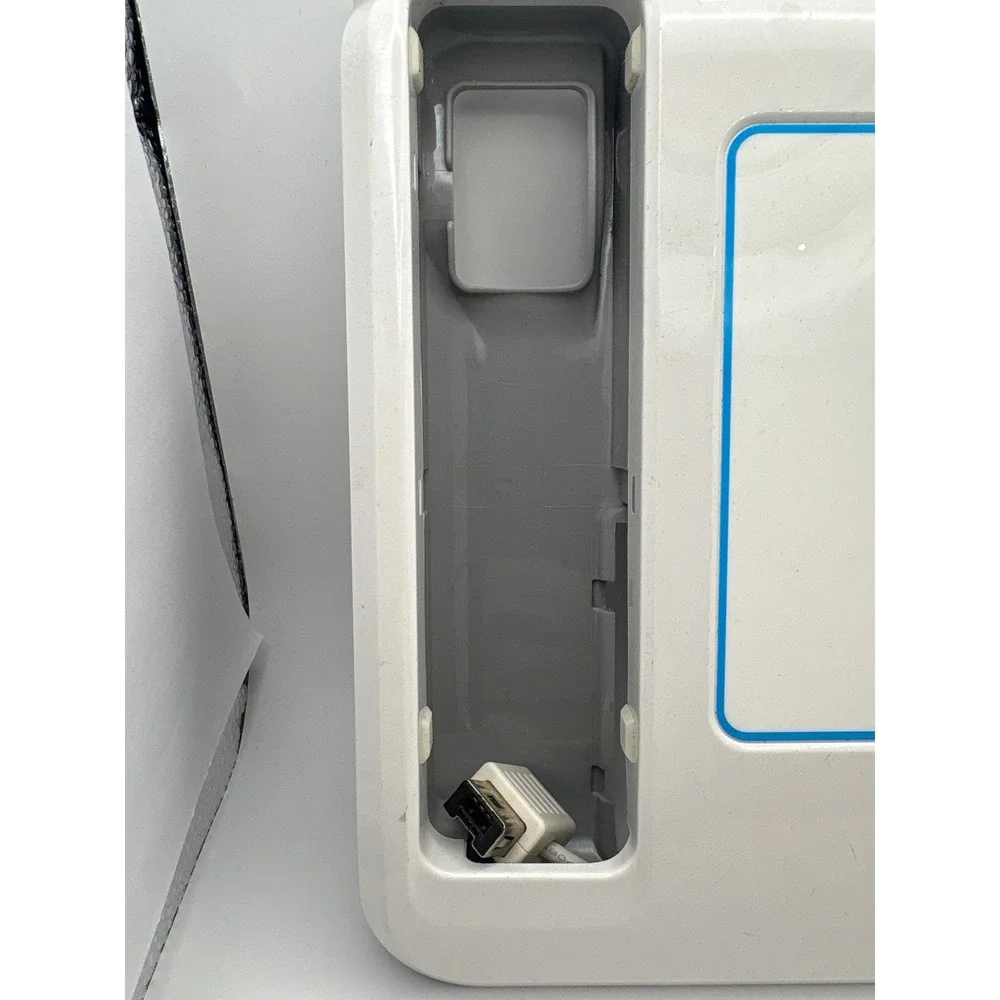 THQ uDraw GameTablet for Nintendo Wii White Wireless Drawing Tablet Accessory